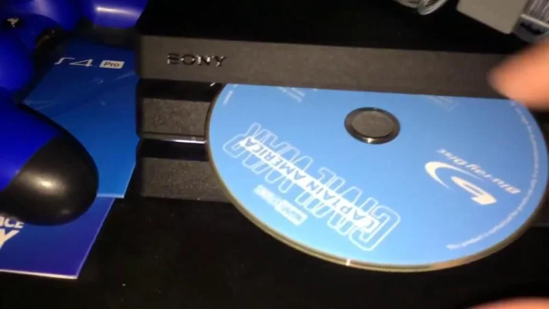 PS4'e bir disk takmayı deneyin