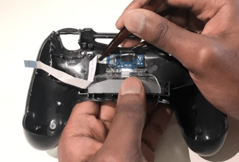 Como corrigir o problema da luz vermelha do controlador PS4?  [Soluções testadas e testadas]
