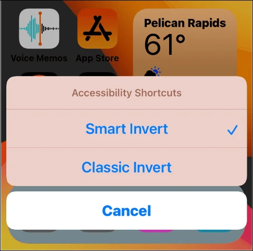 Bagaimana untuk Menyongsangkan Warna pada iPhone