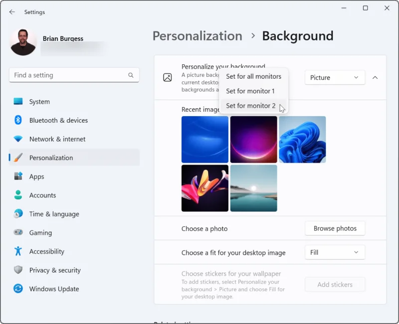 Cómo configurar diferentes fondos de pantalla en monitores duales en Windows