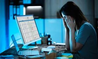 Cara Mencari Sel Bercantum dalam Excel (Dan Buangnya)