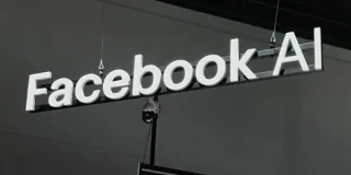 Facebook lança TransCoder: IA que converte uma linguagem de programação em outra com alta precisão