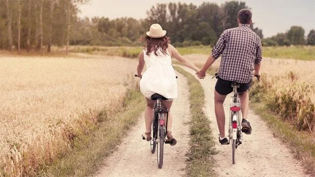 Cientistas usam IA para mostrar o que torna um casamento feliz