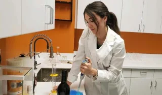 Empresa de tecnologia ensina computadores... degustação de vinhos