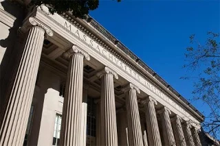 Os Estados Unidos promovem a aplicação de IA nas forças armadas