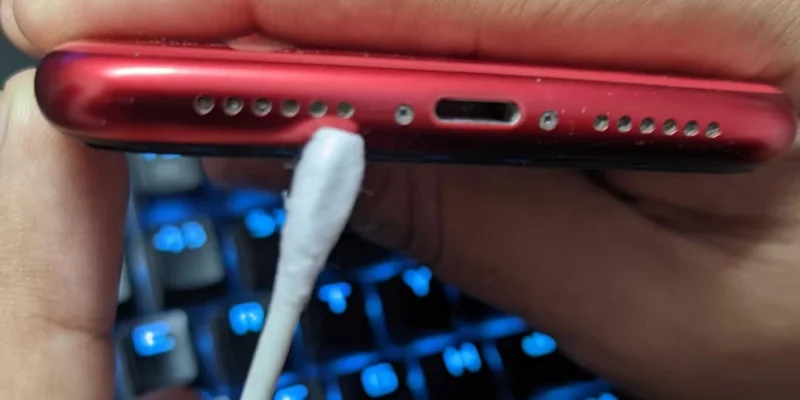 So reinigen Sie iPhone-Lautsprecher