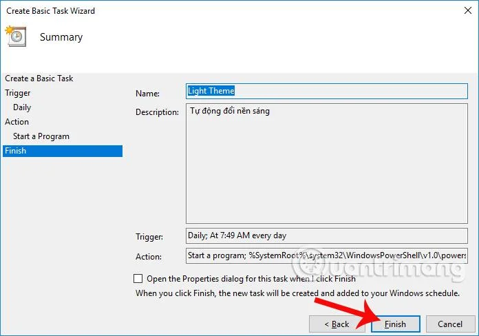Bagaimana untuk menjadikan latar belakang gelap secara automatik pada Windows 10