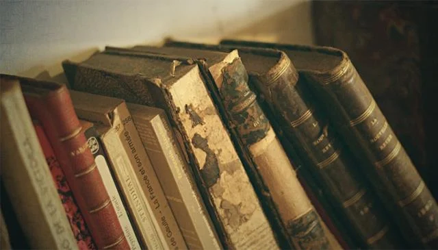 Koleksi kertas dinding buku yang paling indah untuk komputer