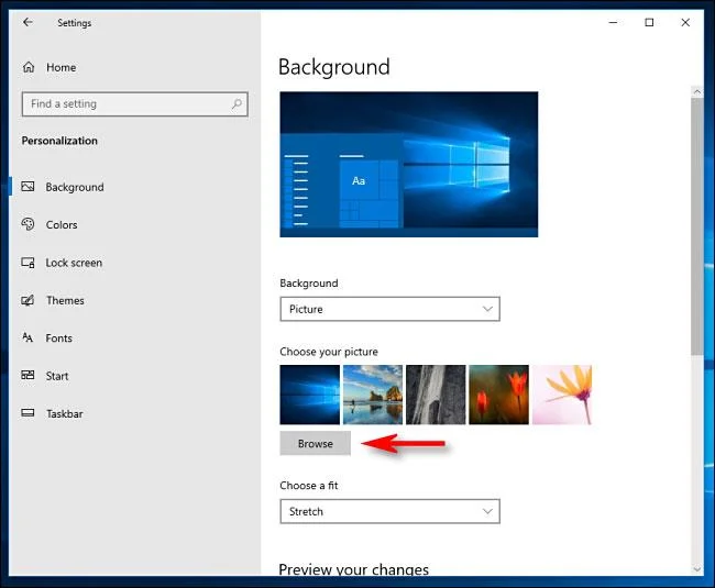 Windows 10 varsayılan duvar kağıtlarını nerede saklıyor?