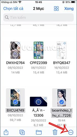 Cara memutar berbilang foto dan video dalam Fail pada iPhone