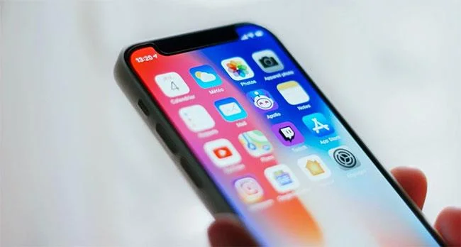 Patutkah saya membeli iPhone SE (2022) atau iPhone 12 mini?