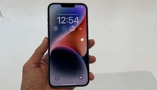 Koleksi kertas dinding iPhone 14 dan iPhone 14 Pro