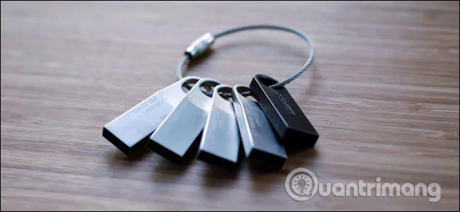 Bagaimana untuk mencipta kit alat pada USB untuk menyelesaikan semua masalah komputer