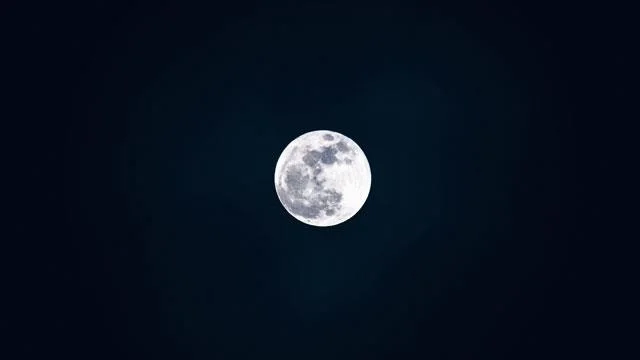 Koleksi kertas dinding bulan resolusi tinggi pada komputer