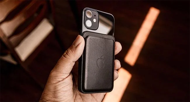 Patutkah saya membeli iPhone SE (2022) atau iPhone 12 mini?