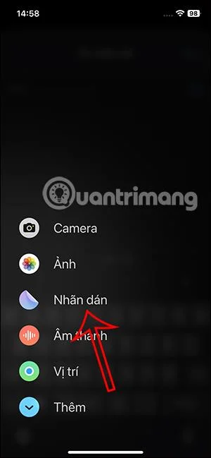 Cara membuat pelekat anda sendiri dalam mesej pada iPhone