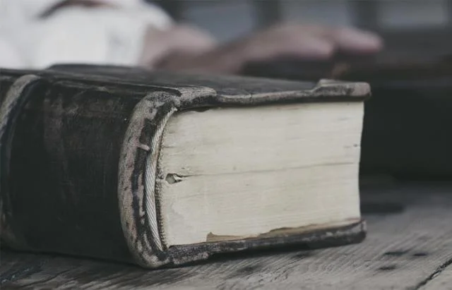 Koleksi kertas dinding buku yang paling indah untuk komputer