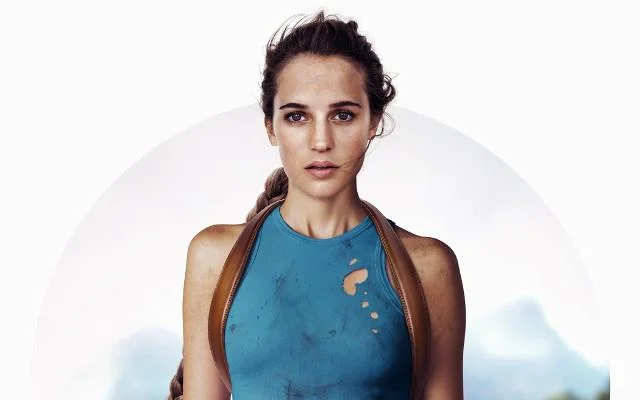 Sila muat turun satu set kertas dinding untuk komputer anda dengan tema filem Tomb Raider - 2018