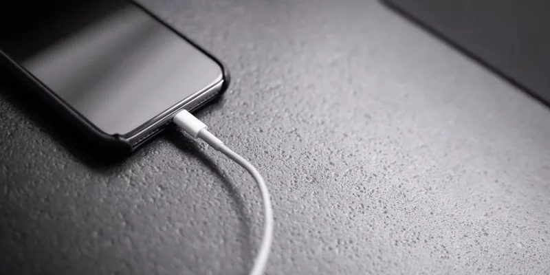 Apakah jenis kabel dan pengecas yang diperlukan oleh iPhone anda?