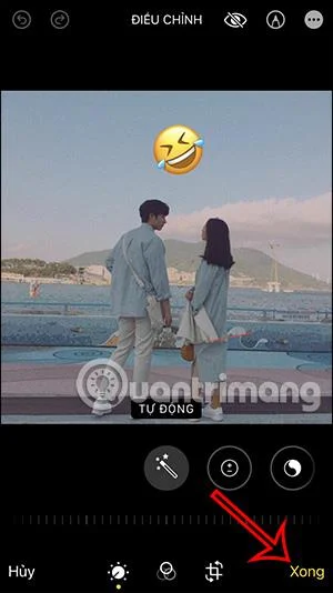 Cara memasukkan emoji ke dalam foto pada iPhone adalah sangat mudah