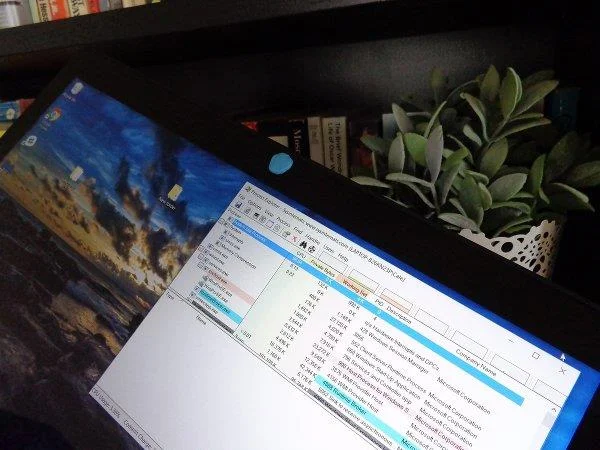 Lumpuhkan kamera web dan mikrofon pada Windows 10