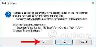 Bagaimana untuk menjadikan latar belakang gelap secara automatik pada Windows 10