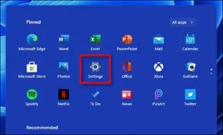 Hoe u het taakbalkpictogram van Windows 11 links uitlijnt