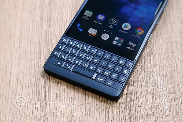 5 telefon pintar dengan papan kekunci fizikal terbaik