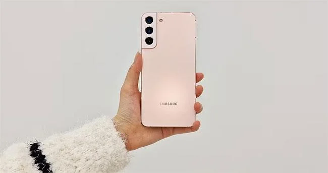 Adakah iPhone 14 atau Galaxy S22 pilihan yang lebih baik?