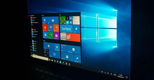 Kami menjemput anda untuk memuat turun fail ISO binaan Windows 10 16232 terus daripada Microsoft