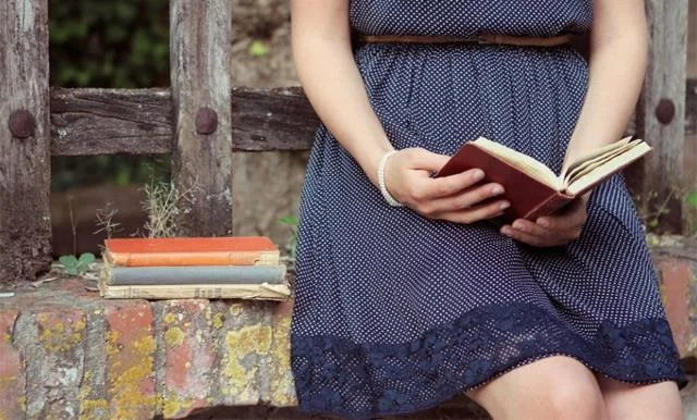 Koleksi kertas dinding buku yang paling indah untuk komputer
