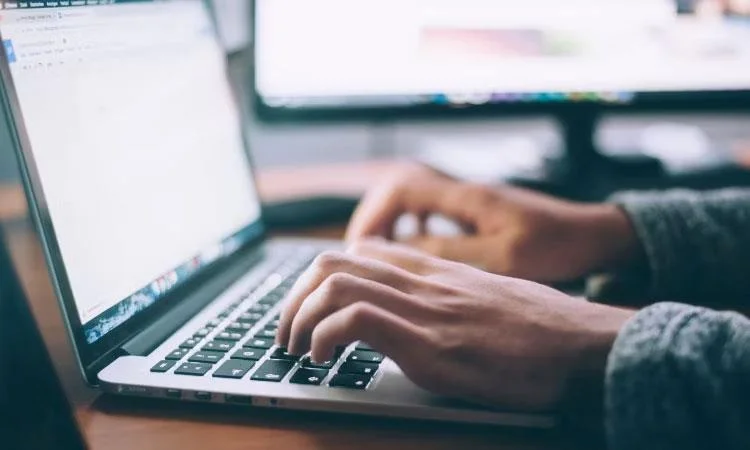 Bagaimana untuk mengesan keylogger pada telefon pintar