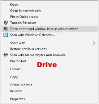Windows 10da sağ tıklama menüsüne yönetici olarak Komut penceresini burada aç nasıl eklenir?
