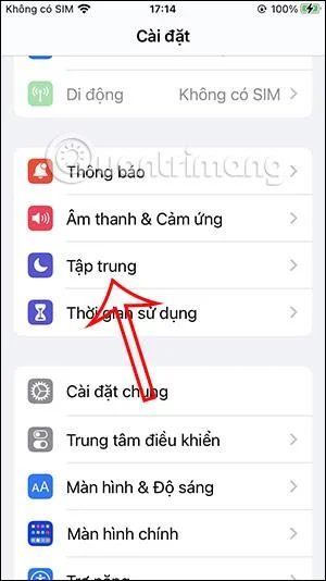 iPhoneでフォーカスを合わせてダークモードをオンにする方法
