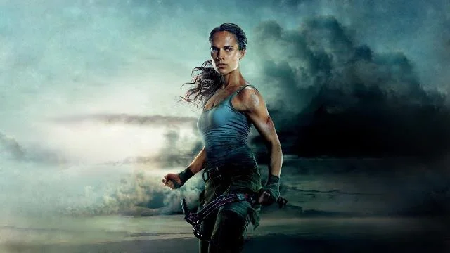 Sila muat turun satu set kertas dinding untuk komputer anda dengan tema filem Tomb Raider - 2018