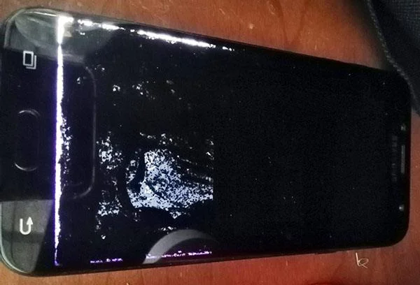 Cómo solucionar el error de pantalla negra en un teléfono Android Cómo solucionar el error de pantalla negra en un teléfono Android