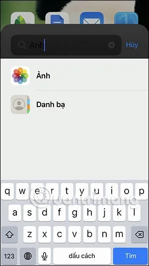 Bagaimana untuk menyusun widget pada iPhone untuk memampatkan skrin
