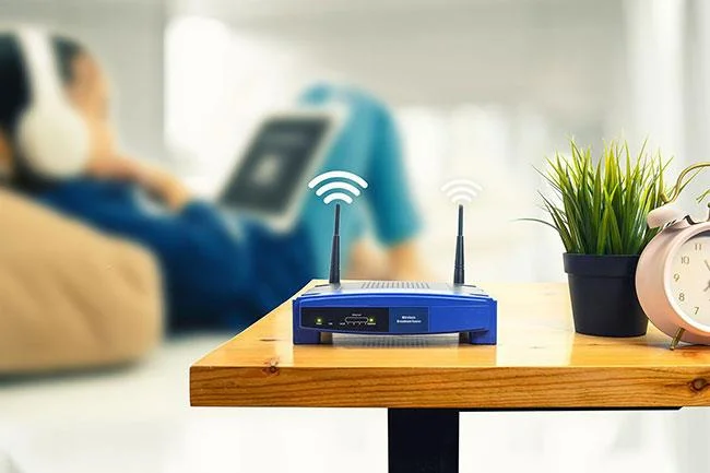 Bagaimana untuk menggantikan antena WiFi pada penghala wayarles