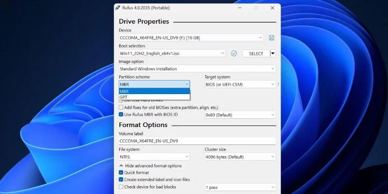 Windows 11 のインストール時に TPM 2.0 要件をバイパスする方法