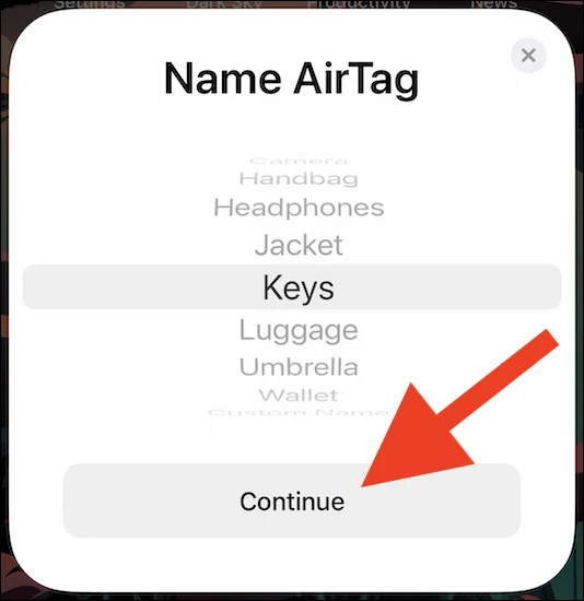 Cara menyediakan dan memasangkan AirTag dengan iPhone atau iPad