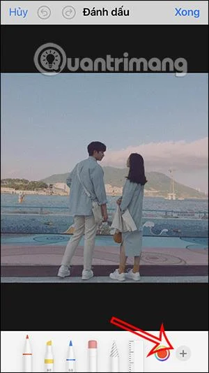 Cara memasukkan emoji ke dalam foto pada iPhone adalah sangat mudah