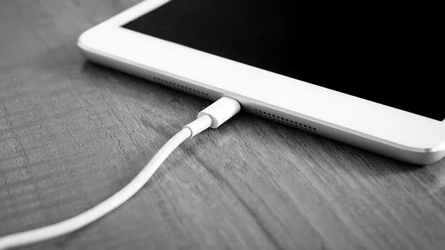 Punca dan cara untuk membaiki kehabisan bateri pada iPad