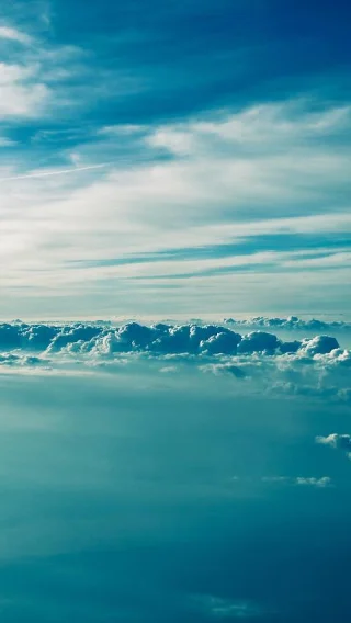 Kertas dinding langit biru yang cantik untuk telefon