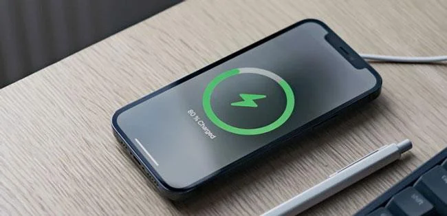 Senarai iPhone yang menyokong pengecasan pantas