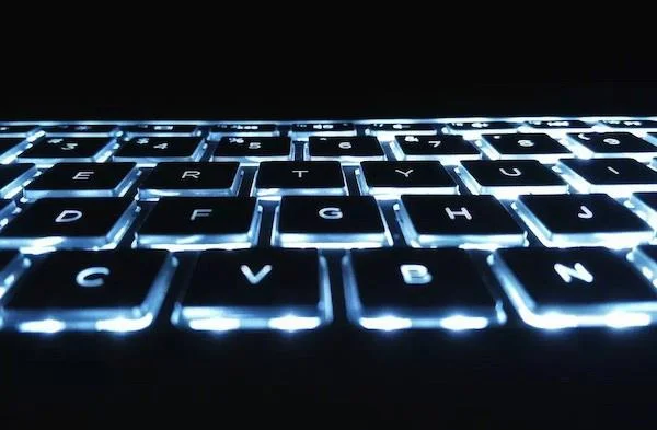 Lenovo dizüstü bilgisayar klavye ışığının nasıl açılacağına ilişkin talimatlar