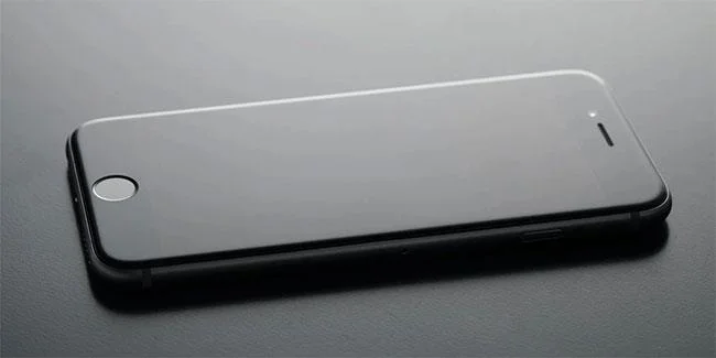 Patutkah saya membeli iPhone SE (2022) atau iPhone 12 mini?