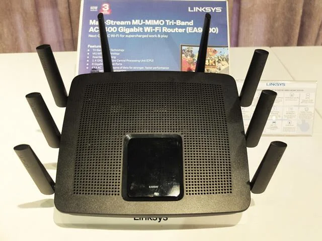Penghala Wi-Fi untuk pejabat menyajikan hiburan pada kelajuan yang sangat tinggi
