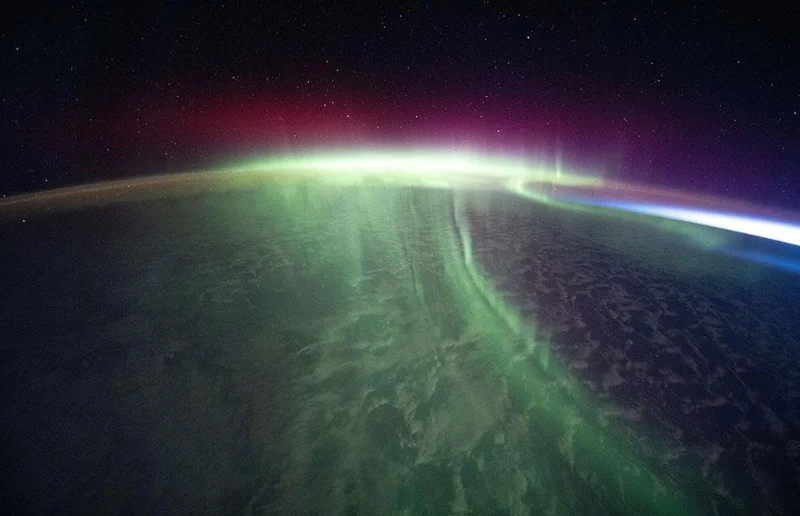 Muat turun kertas dinding angkasa yang cantik yang diambil oleh NASA, ULA, SpaceX