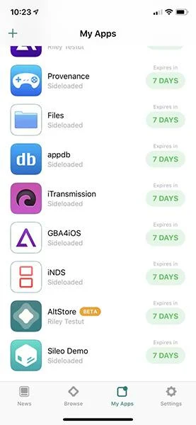 Arahan untuk memuat turun AltStore, aplikasi gantian App Store pada iPhone dan iPad