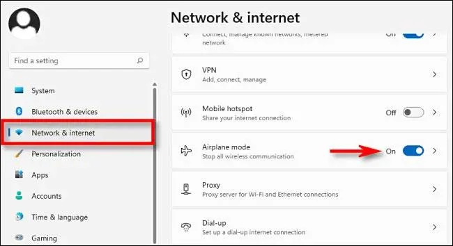 如何在 Windows 11 上啟用或停用飛航模式